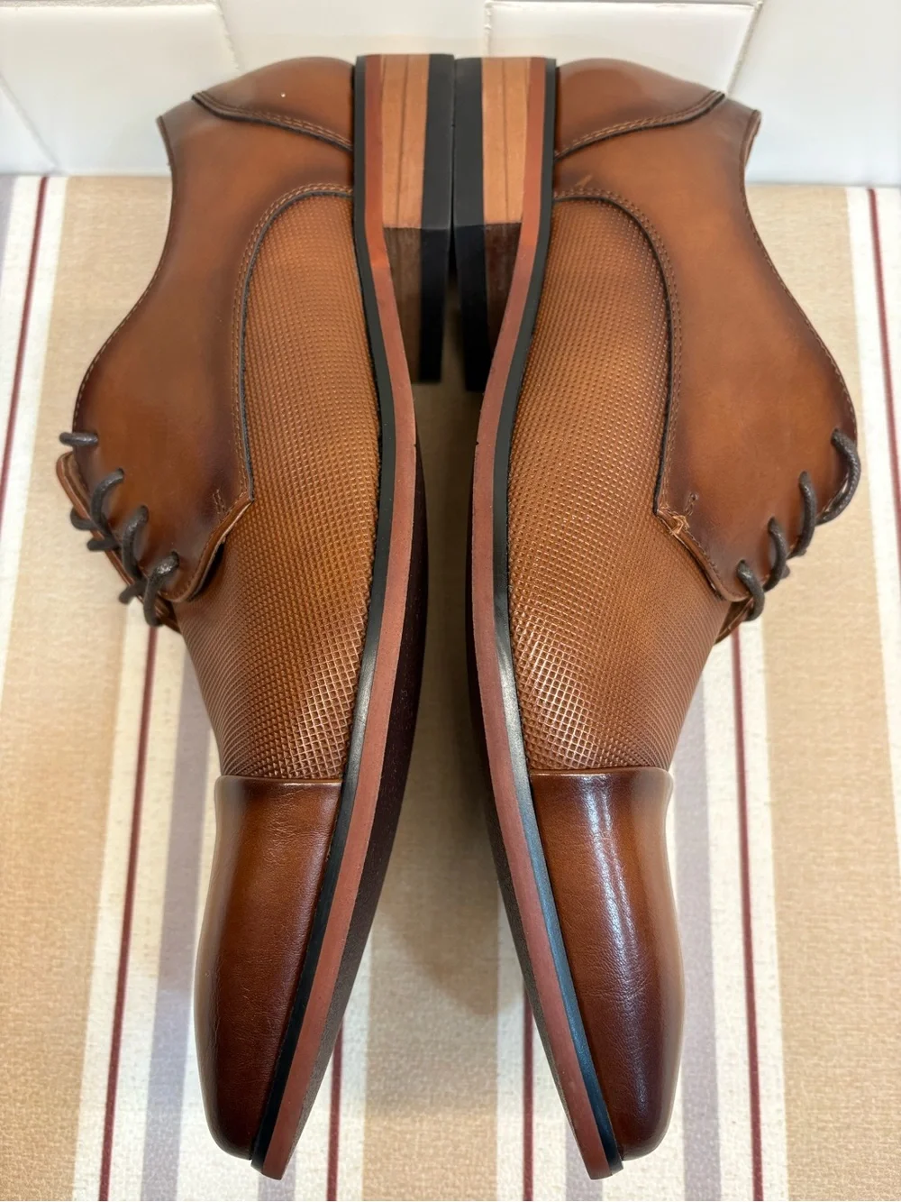 New Guess Men’s Shelly Cap Toe Oxford Dress Shoes Lace-Up Size 9 Brown